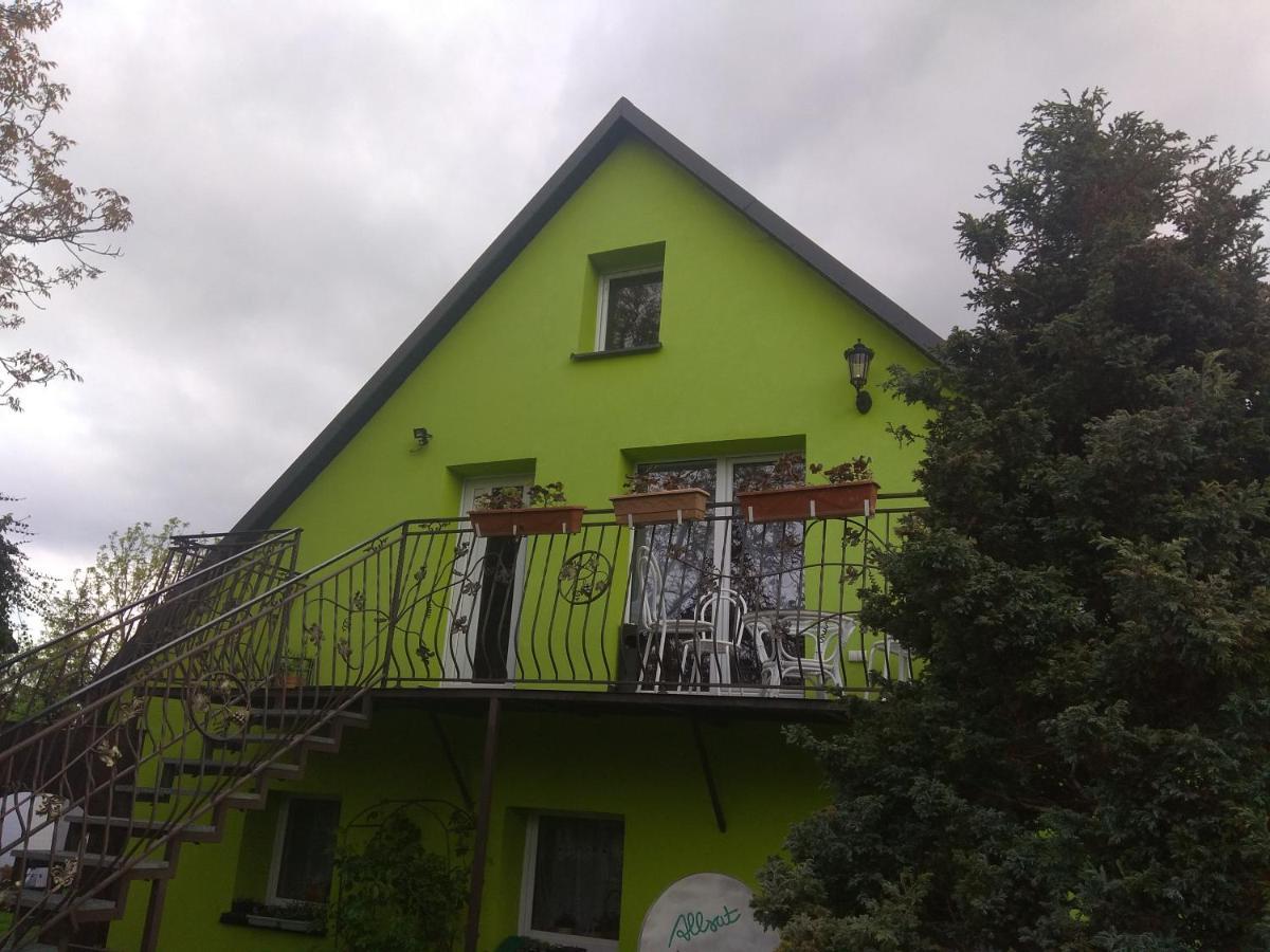 Farcik Pokoje Goscinne Nowa Wies  エクステリア 写真